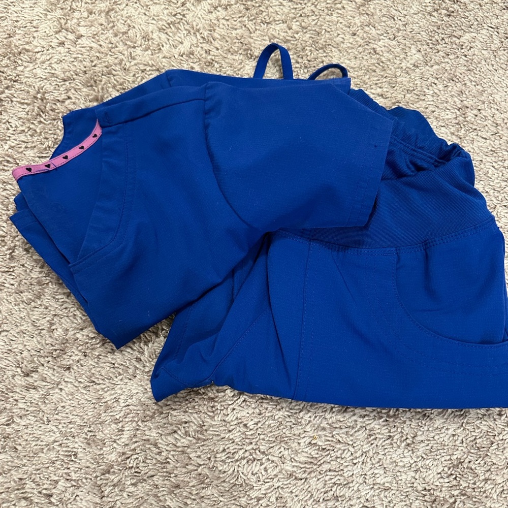 HeartSoul Women’s Scrub Set
